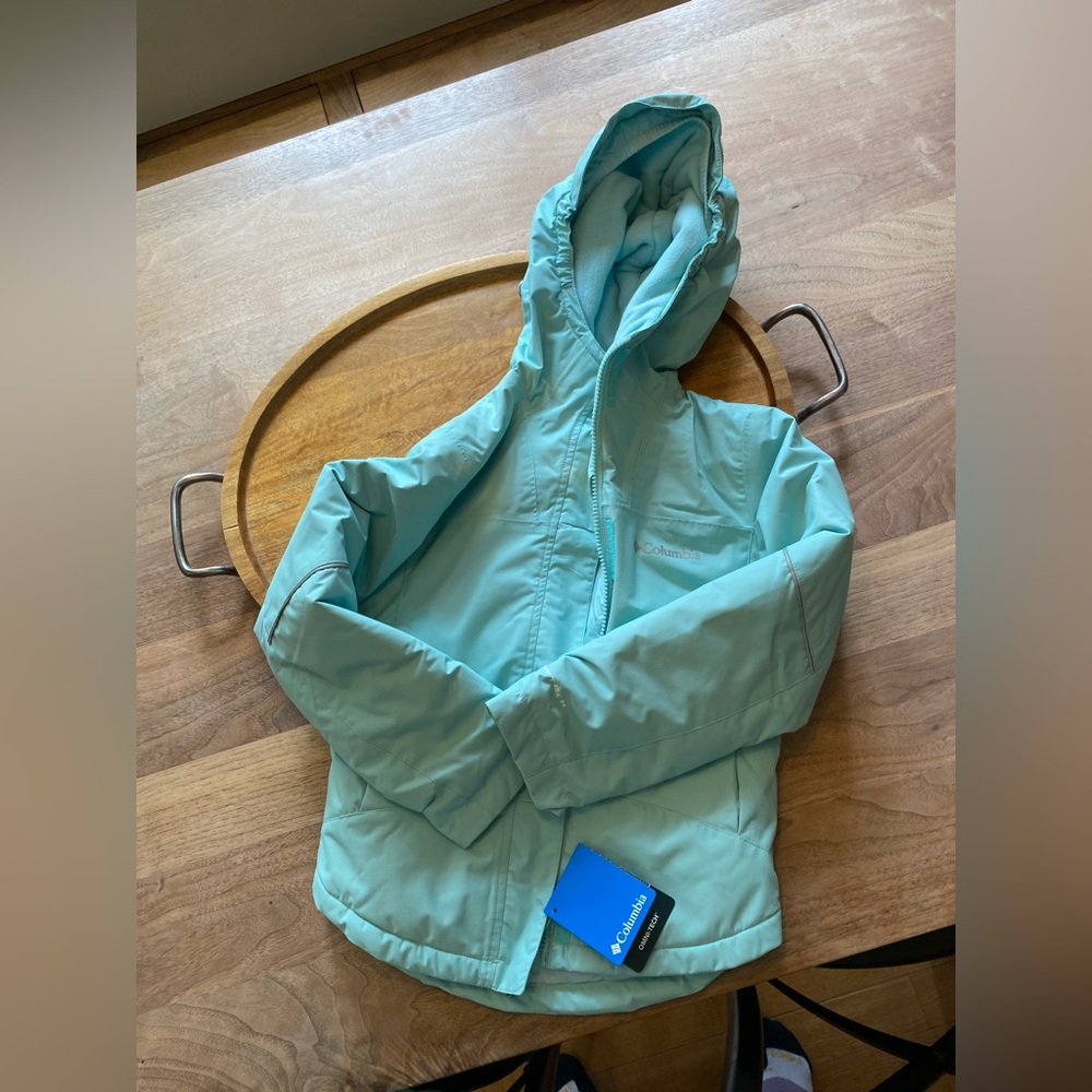 Brand New with tags girls size x small Columbia Gloss Mountain Jacket.